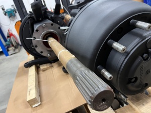 Колесно-ступичная группа переднего моста левая 6522,65225,65226,65228/ Мадара 340-023-7401