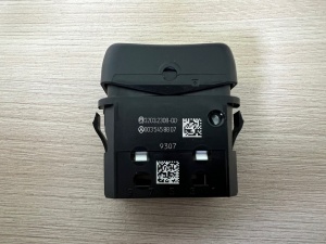 Переключатель помощи при трогании A0035458807 / Mercedes-Benz A0035458807
