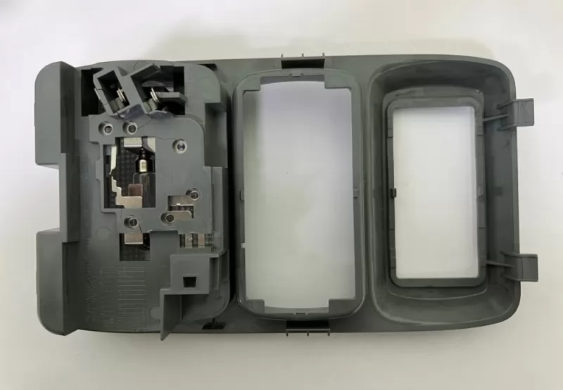 Фонарь салона (плафон) (Mercedes Actros MP2, MP3, Axor II, КАМАЗ 5490) / Mercedes-Benz A9438200043